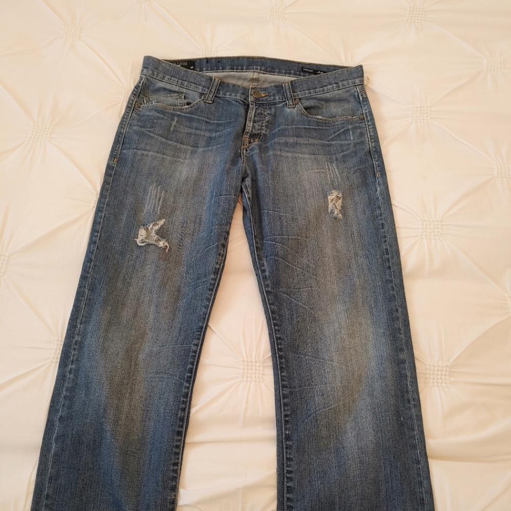 William Rast straight leg medium wash distressed blue jeans. Size 34